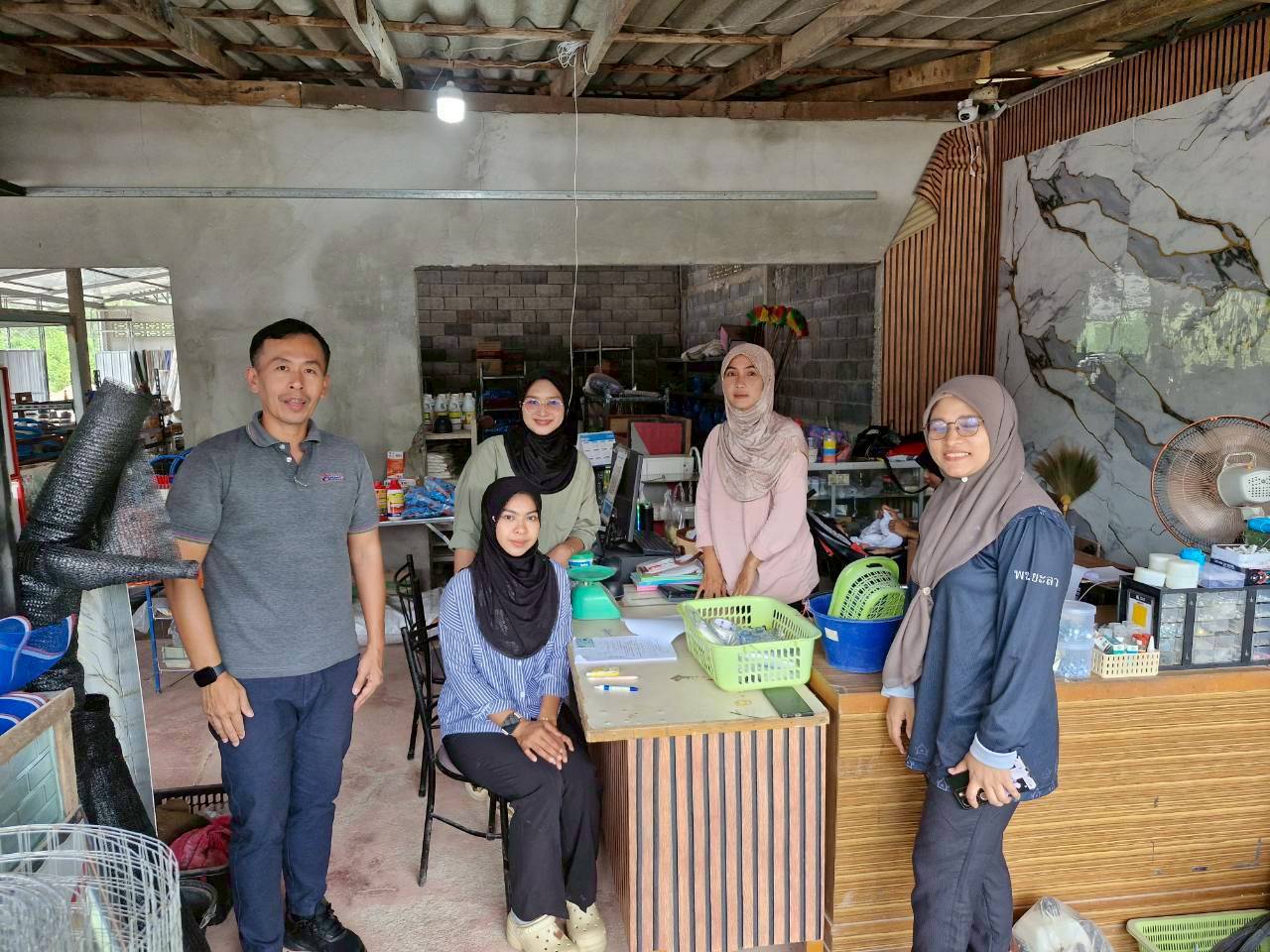 พช.บันนังสตา ลงพื้นที่ตรวจสอบโครงการที่ขอรับการสนับสนุนเงินทุนหมุนเวียนกองทุนพัฒนาบทบาทสตรี