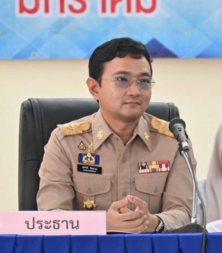 พอ.บันนังสตา ร่วมประชุมกำนัน ผู้ใหญ่บ้าน ฯ ประจำเดือน มกราคม 2569 เพื่อชี้แจงข้อราชการ ข้อสั่งการ และนโยบายต่างๆ ในการขับเคลื่อนการปฏิบัติงานตามนโยบายสำคัญของรัฐบาล ฯ ณ ห้องประชุมอำเภอบันนังสตา จังหวัดยะลา 